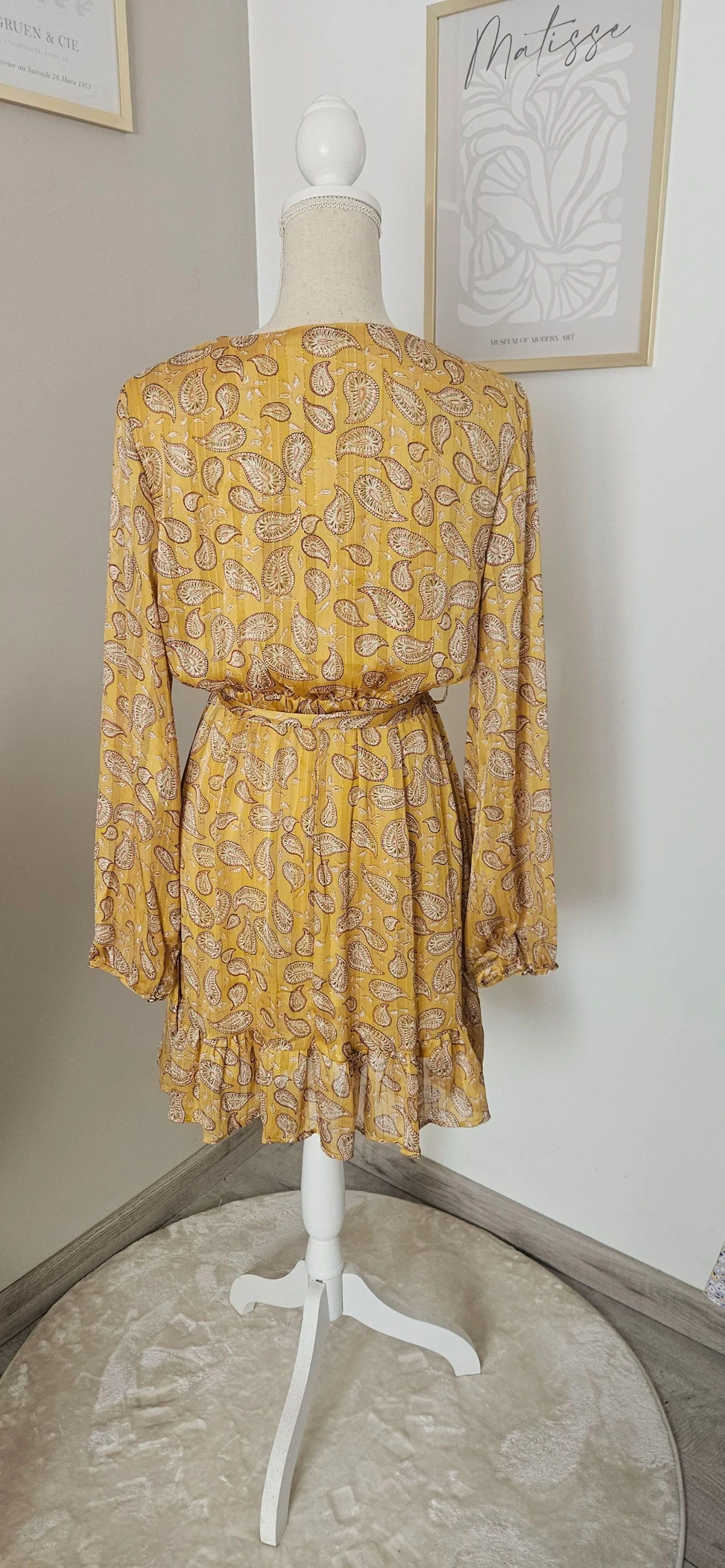 Bonito vestido curto mostarda com padrão de caxemira tamanho S-M – photo 8